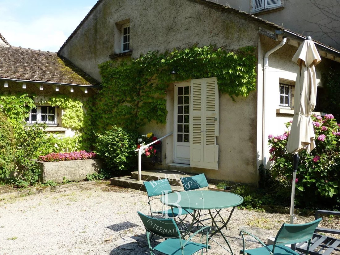 Estate in Chalon-sur-Saone, Bourgogne – Franche-Comté, France 4 - 12680419