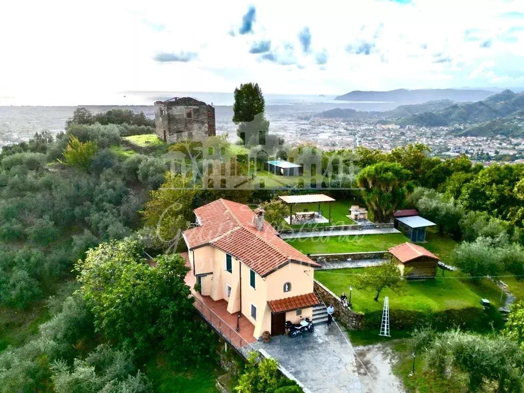 Villa in San Carlo Terme, Massa, Tuscany 3 - 14876270
