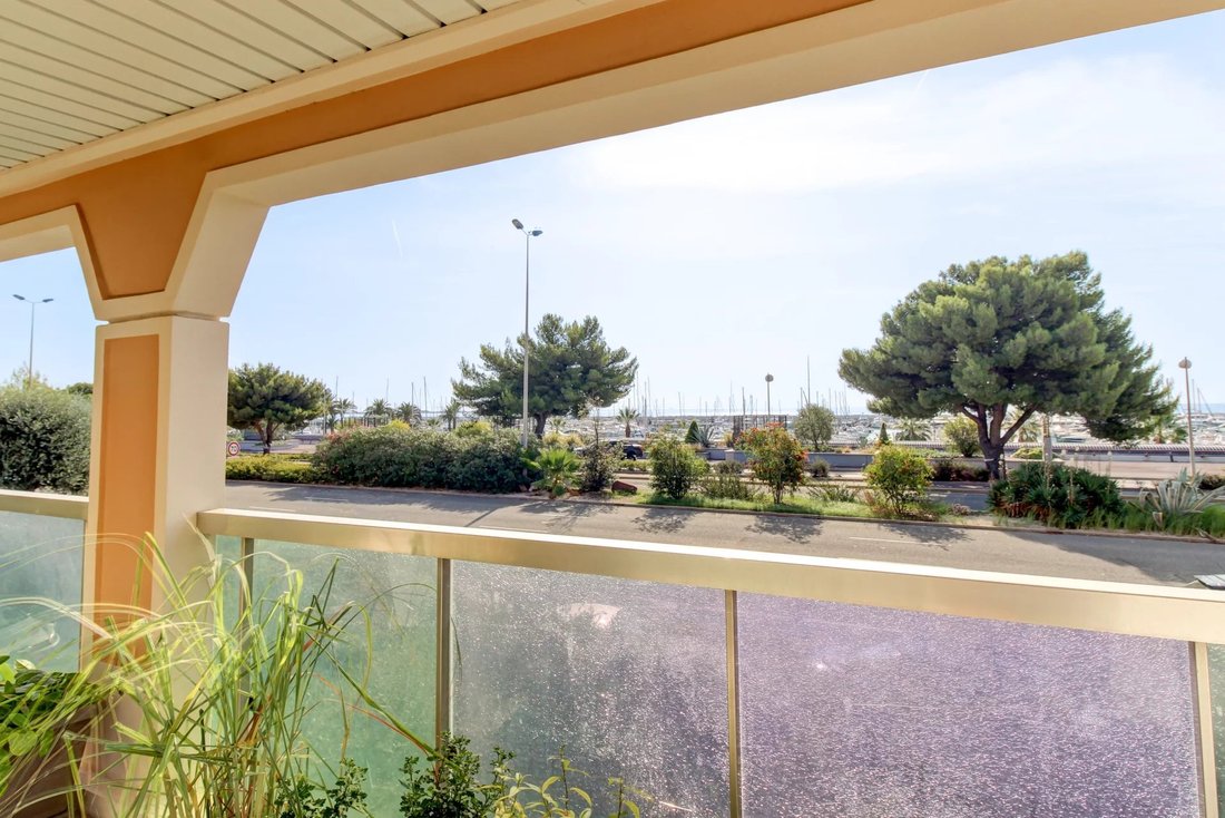 Apartment in Saint-Laurent-du-Var, Provence-Alpes-Côte d'Azur, France 2 - 13975514