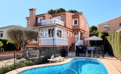 Villa in Paterna, Valencian Community, Spain 1