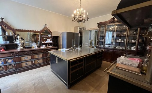 Magnificent Chateau In Burgundy Perfectly Maintained