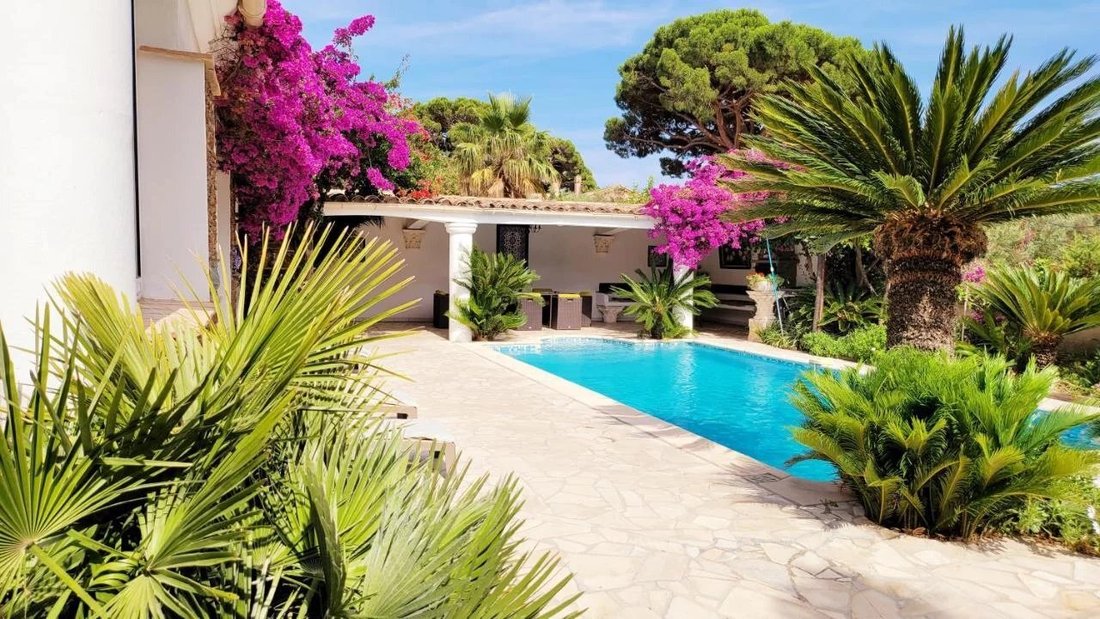 Villa in Nartelle-Noyer-Bellevue-bd des Sardinaux, Sainte-Maxime, France 2 - 12708803