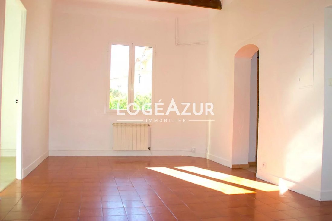 Villa in Saint-Laurent-du-Var, Provence-Alpes-Côte d'Azur, France 3 - 10907899