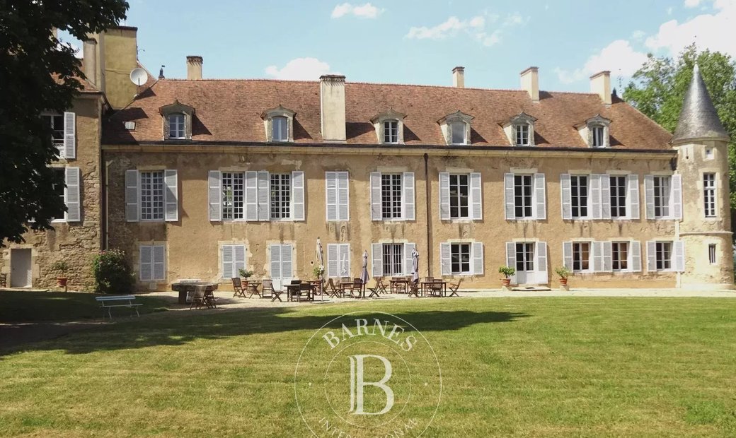 Remarkable Castle From The 15th And 18th Centuries On The Road To Vezelay