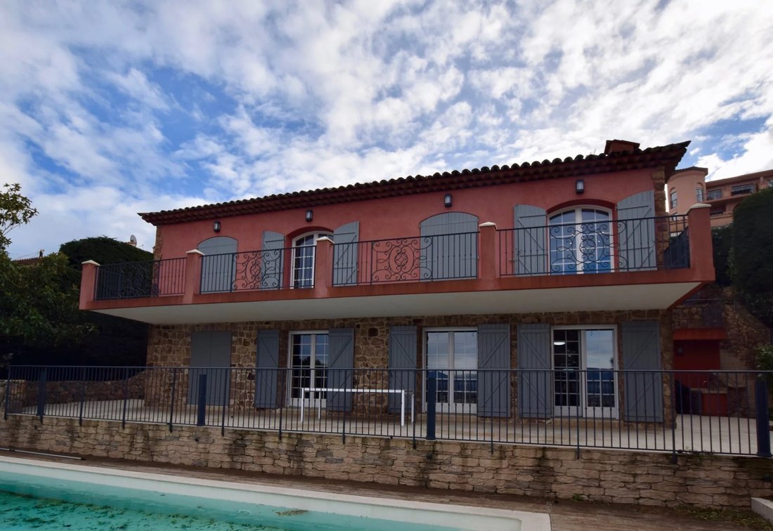 Villa in Théoule-sur-Mer, Provence-Alpes-Côte d'Azur, France 1 - 12489707