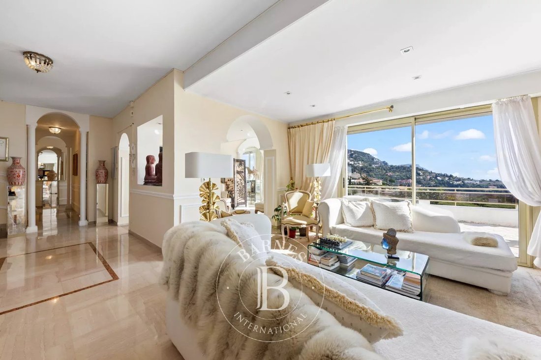 Villa in Nice, Provence-Alpes-Côte d'Azur, France 5 - 12646929