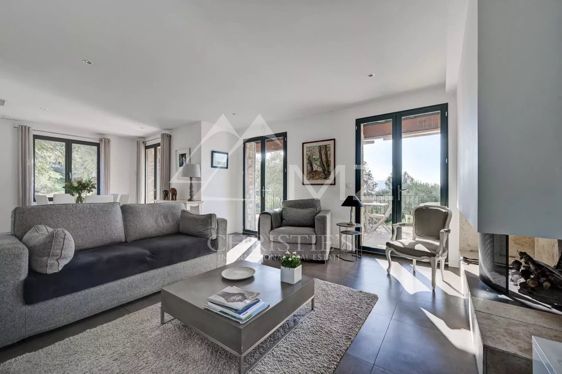 House in Gordes, Provence-Alpes-Côte d'Azur, France 5 - 14864475