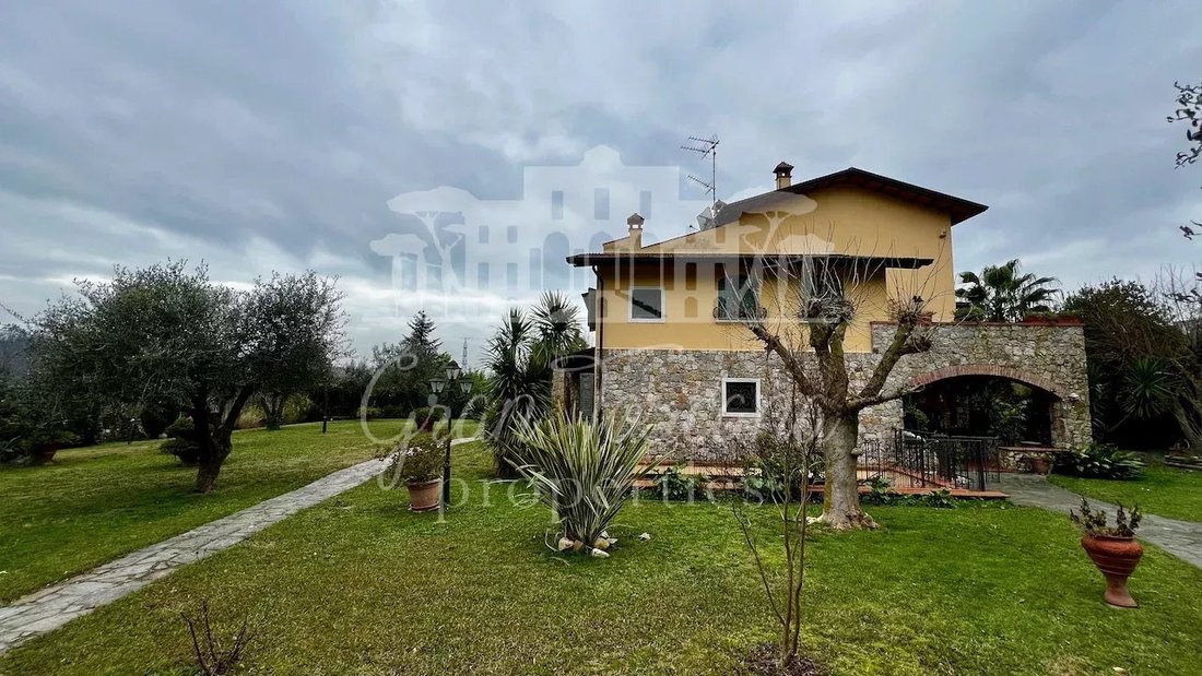 Villa in Isola, Casano, Liguria 1 - 13793807