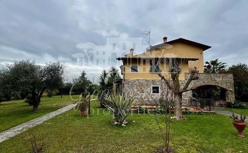 Villa in Isola, Casano, Liguria 1