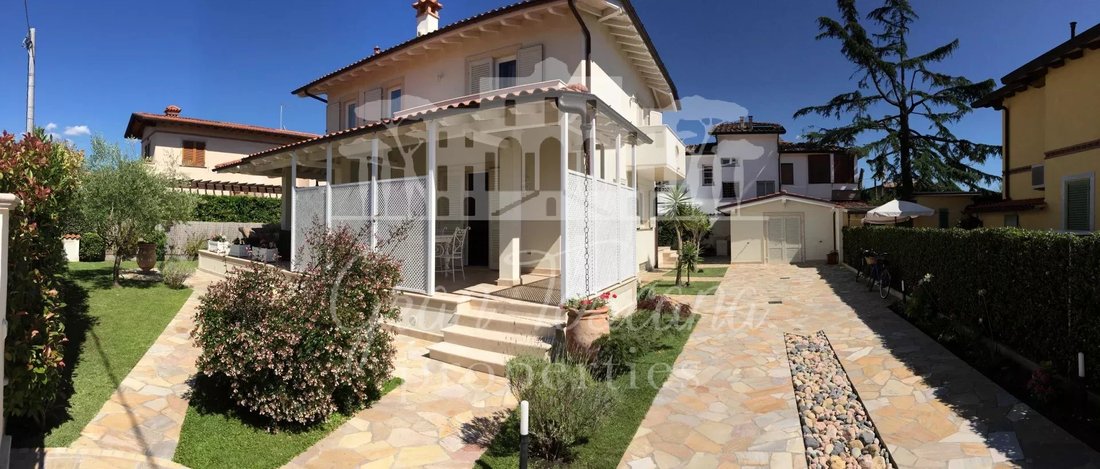 Villa in Pietrasanta, Tuscany, Italy 1 - 14431980