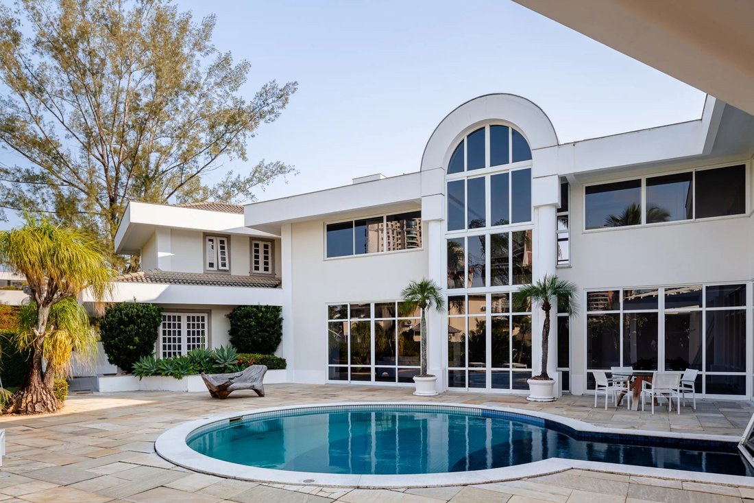 Villa in Rio de Janeiro, State of Rio de Janeiro, Brazil 2 - 10449573