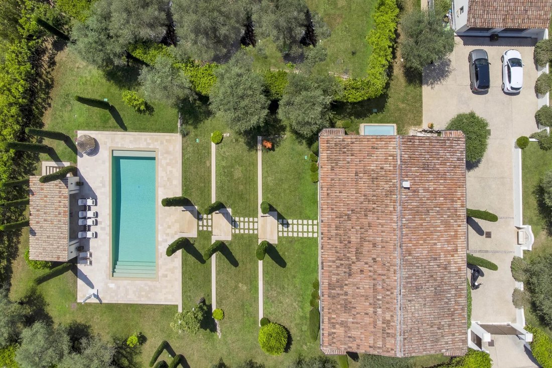 Villa in Les Indes les-Groulles, Mouans-Sartoux, France 3 - 12112396