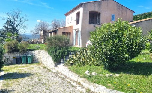 House in Village, Villeneuve-Loubet, France 1