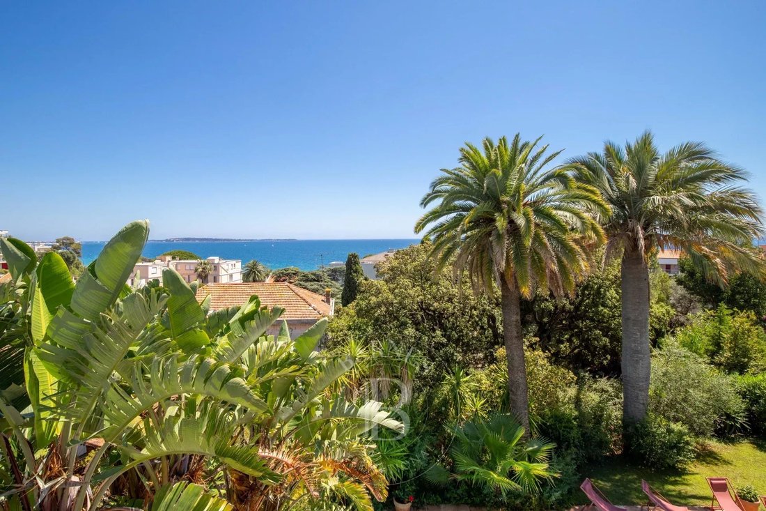 Villa in Cannes, Provence-Alpes-Côte d'Azur, France 2 - 12422148