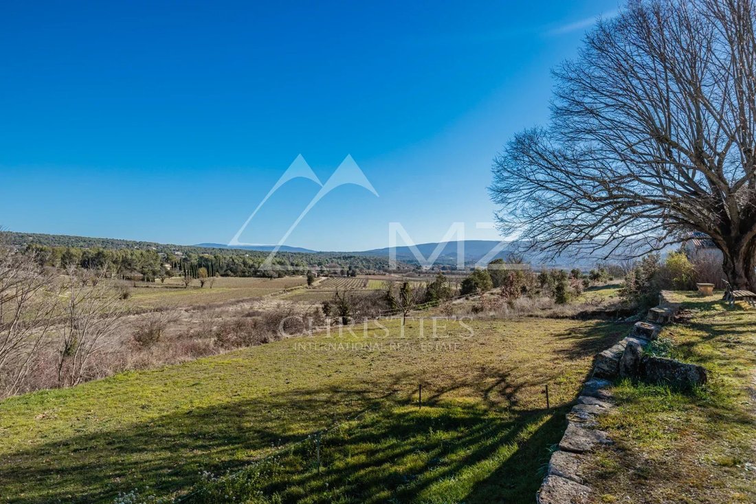 Country House in Gordes, Provence-Alpes-Côte d'Azur, France 4 - 12559451