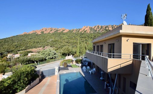 Villa in Le Dramont-Agay-Anthéor-Le Trayas, Saint-Raphaël, France 1