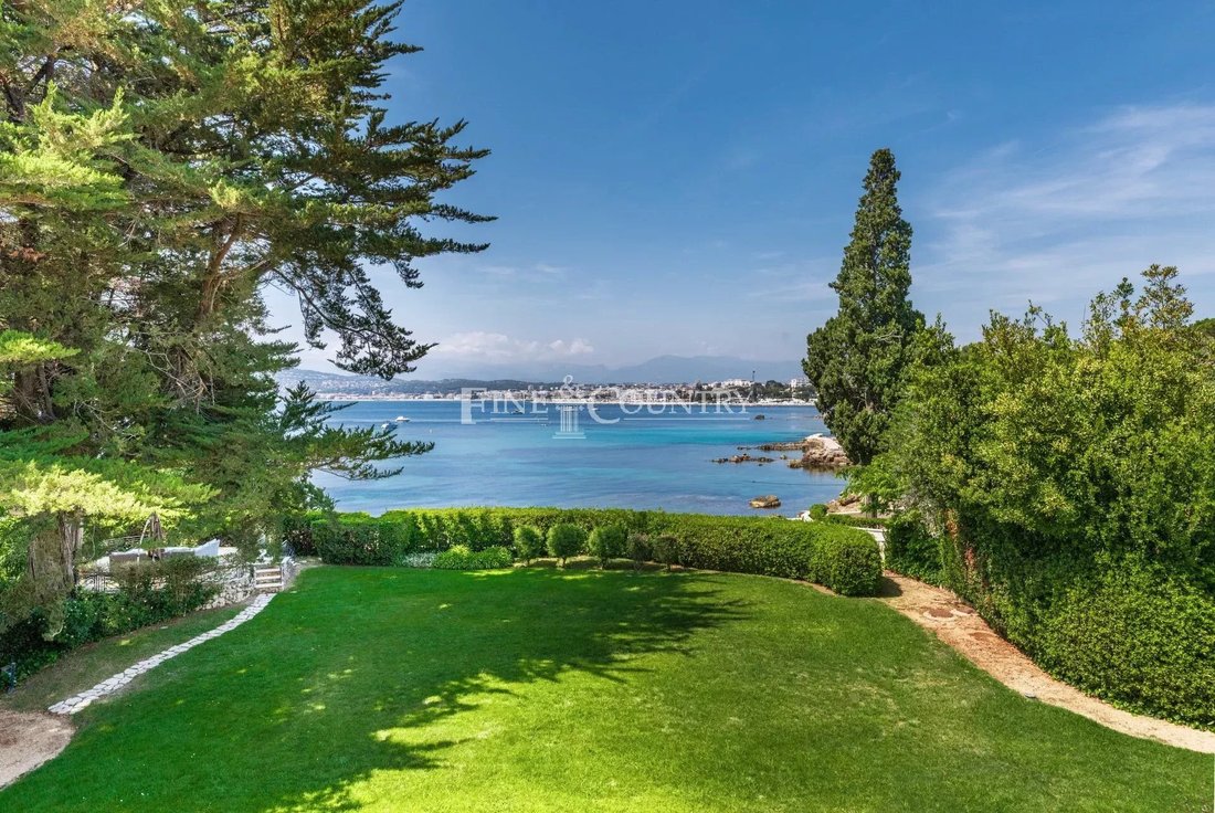 Villa in Antibes, Provence-Alpes-Côte d'Azur, France 4 - 12142070