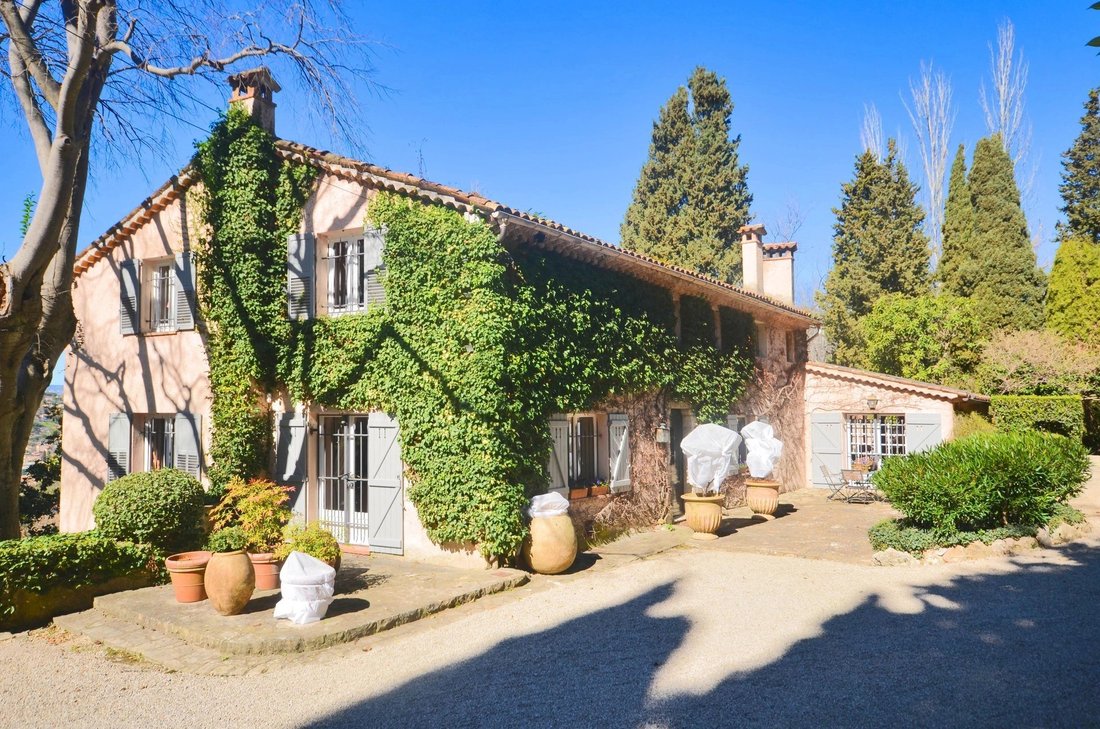 Villa in Grasse, Provence-Alpes-Côte d'Azur, France 2 - 12112365