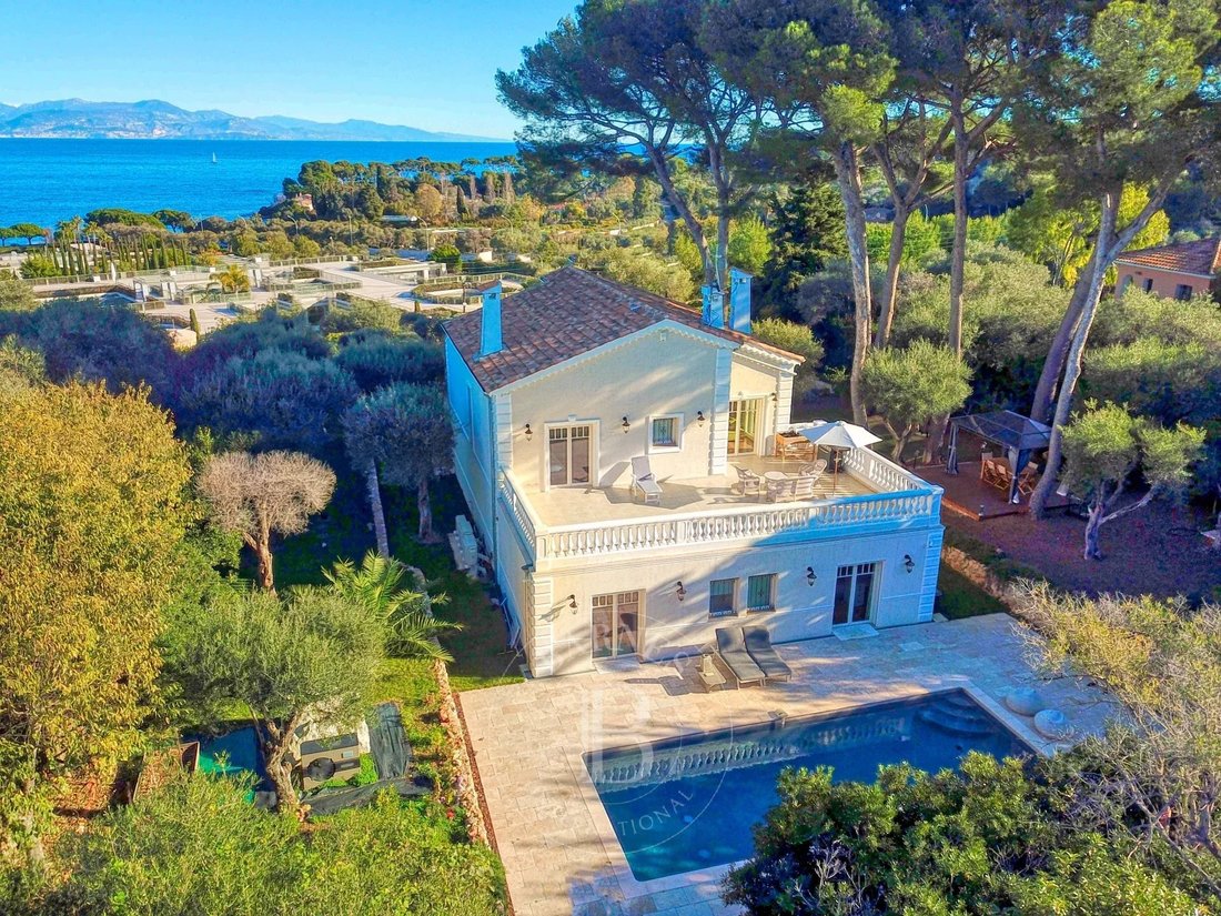 Villa in Antibes, Provence-Alpes-Côte d'Azur, France 1 - 11733331