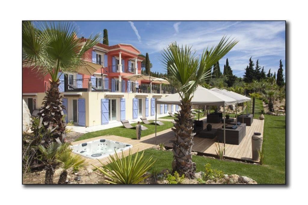 Villa in Grasse, Provence-Alpes-Côte d'Azur, France 1 - 11647671