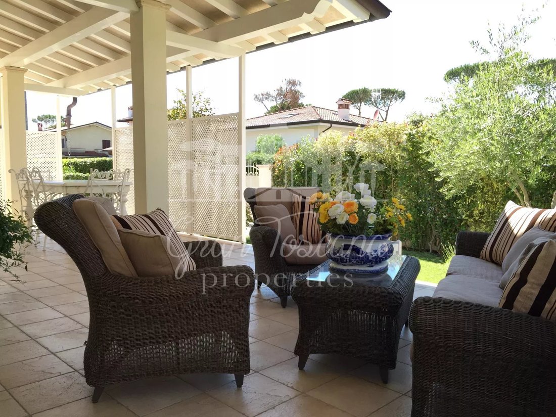 Villa in Pietrasanta, Tuscany, Italy 2 - 14431980