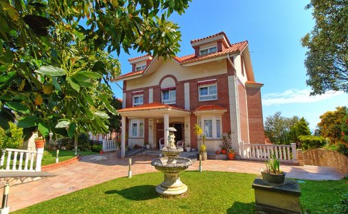 Castle for Sale in Castro-Urdiales, Cantabria, Spain