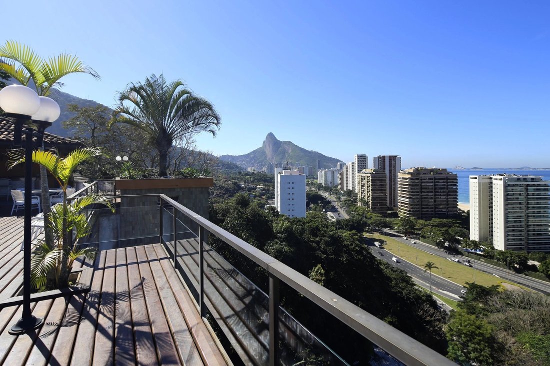 Villa in Rio de Janeiro, State of Rio de Janeiro, Brazil 2 - 10449661