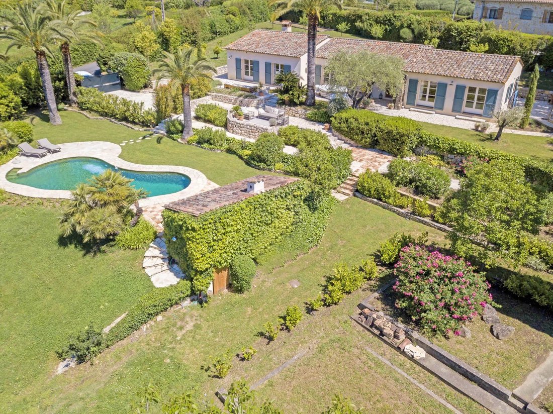 Villa in Valbonne, Provence-Alpes-Côte d'Azur, France 1 - 14273594