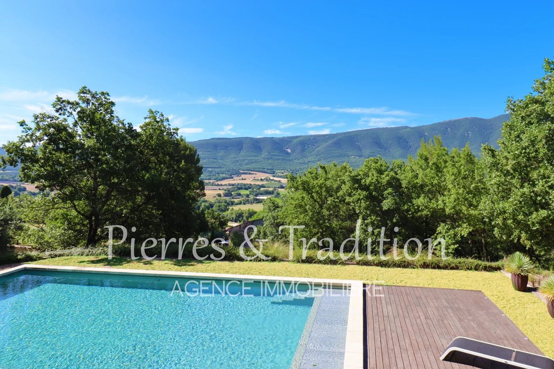 Estate in Saint-Martin-de-Castillon, Provence-Alpes-Côte d'Azur, France 2 - 13672973