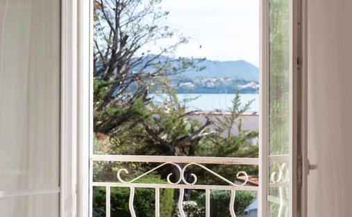 Townhouse in Bandol, Provence-Alpes-Côte d'Azur, France 1