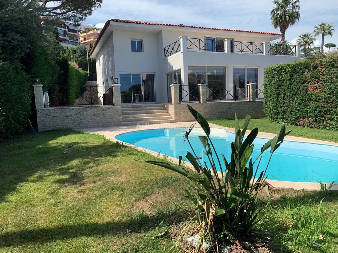 Villa in Cannes, Provence-Alpes-Côte d'Azur, France 2 - 11504729