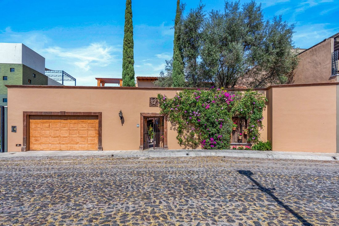 House in Presita Guadalupe, Guanajuato, Mexico 2 - 15196316
