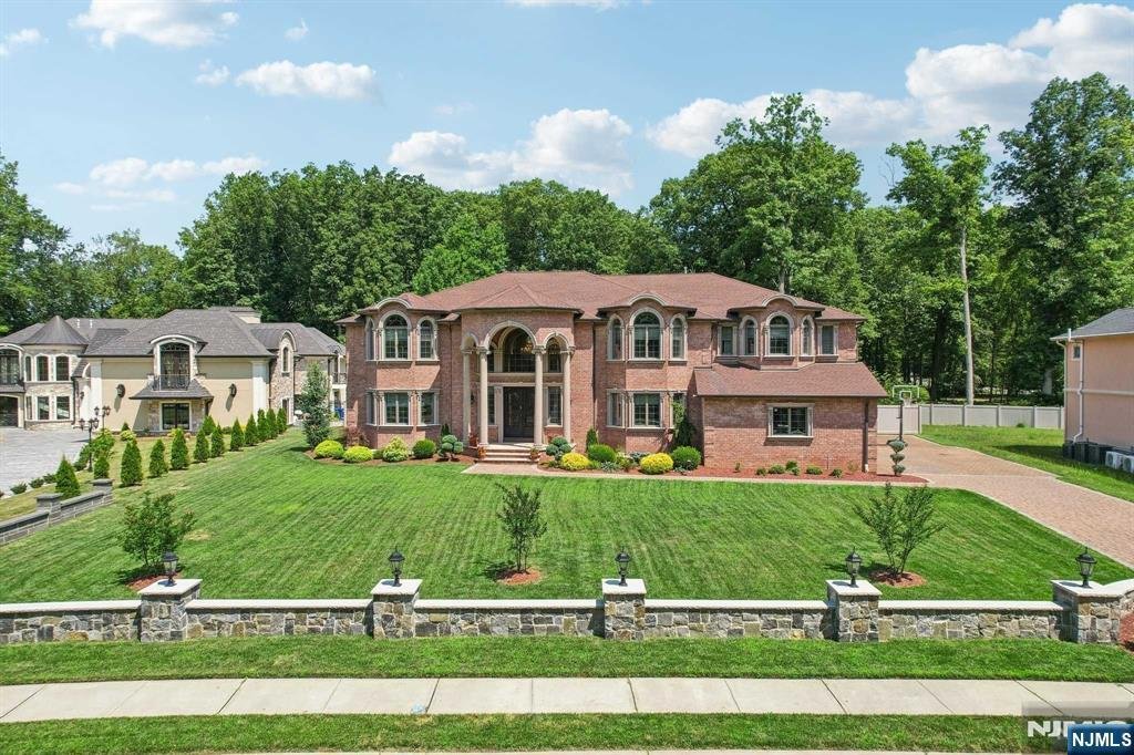 House in Paramus, New Jersey, United States 1 - 15185943
