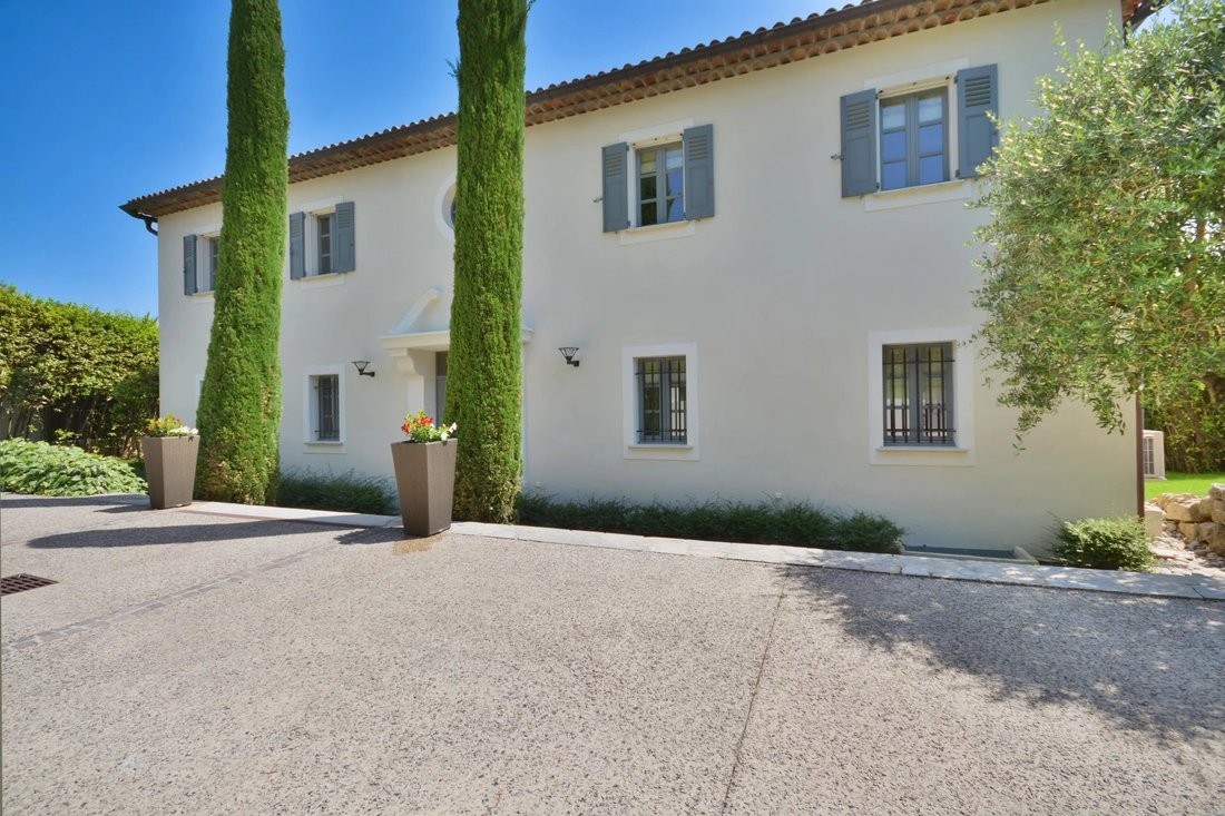 Villa in Les Indes les-Groulles, Mouans-Sartoux, France 4 - 12112396