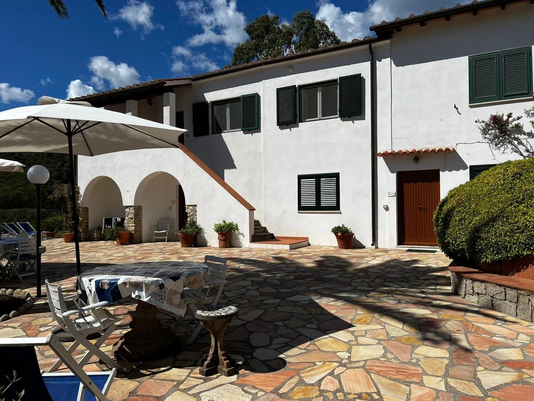 House in Marina di Campo, Tuscany, Italy 2 - 12881599