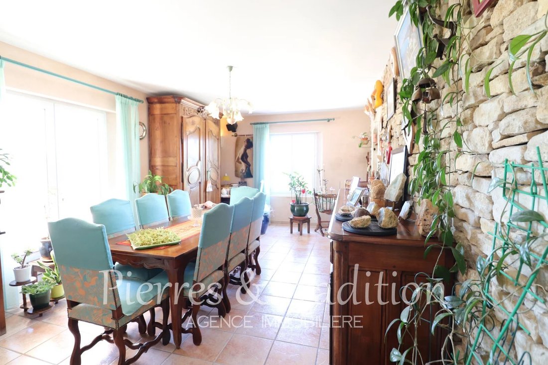 Estate in Apt, Provence-Alpes-Côte d'Azur, France 3 - 13995795