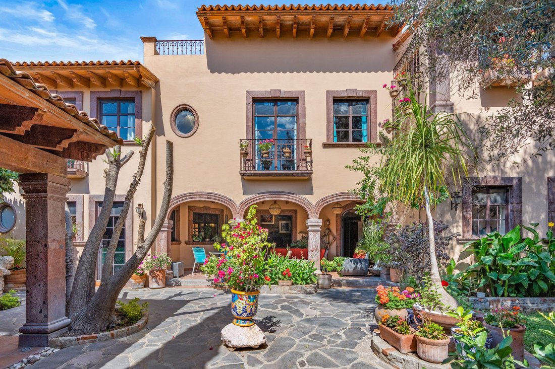 House in Presita Guadalupe, Guanajuato, Mexico 1 - 15196316