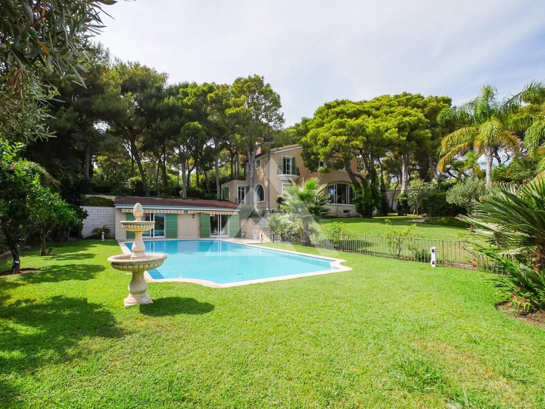 Villa in Saint-Jean-Cap-Ferrat, Provence-Alpes-Côte d'Azur, France 5 - 15189337