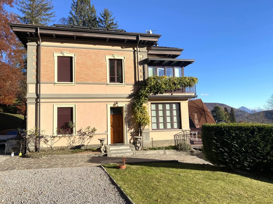 Villa in Lanzo d'Intelvi, Ramponio Verna, Lombardy 2 - 13535862
