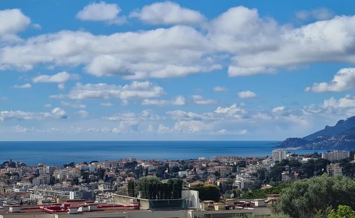 Land in Vieux Cannet, Le Cannet, France 1