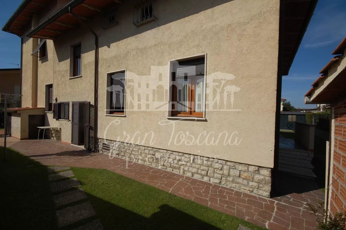 Villa in Tonfano, Pietrasanta, Italy 3 - 14428015