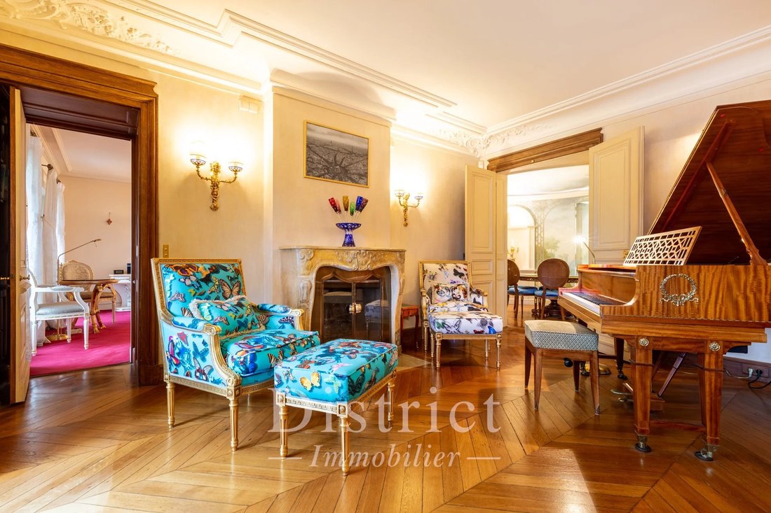 Apartment in Hoche-Friedland, Paris 8e Arrondissement, Paris 5 - 14340406