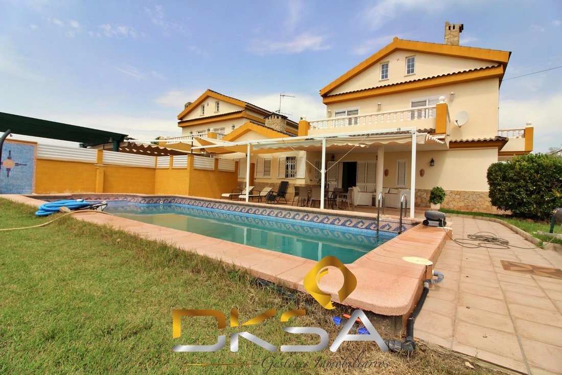 Villa in Castellón de la Plana, Valencian Community, Spain 1 - 15192033