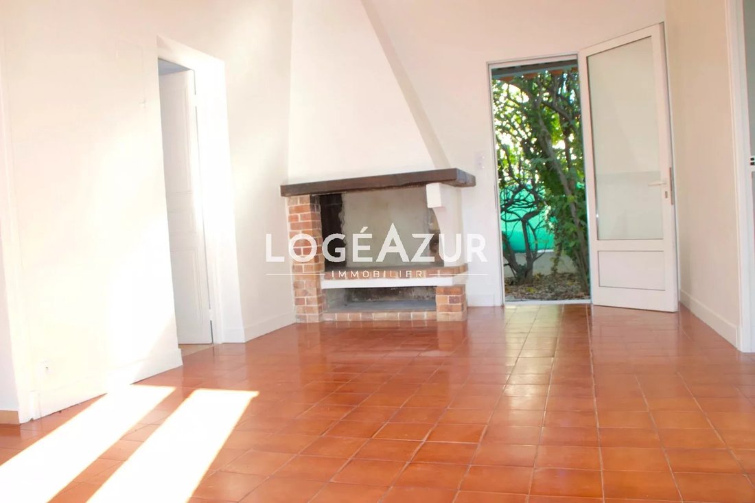 Villa in Saint-Laurent-du-Var, Provence-Alpes-Côte d'Azur, France 4 - 10907899