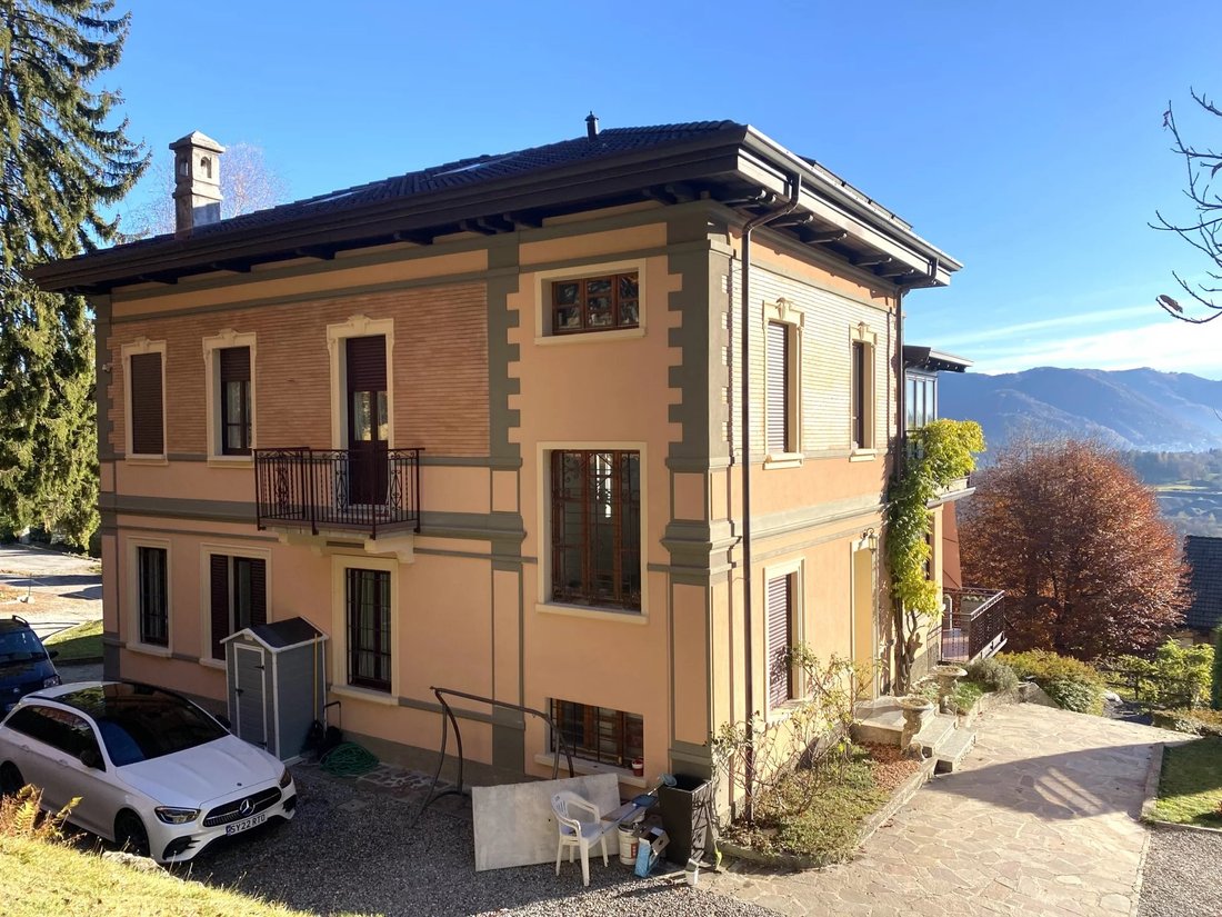 Villa in Lanzo d'Intelvi, Ramponio Verna, Lombardy 3 - 13535862