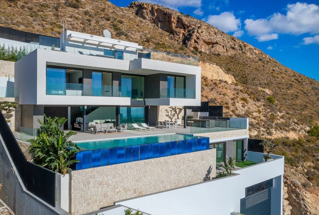 Villa in Finestrat, Valencian Community, Spain 1 - 12163494