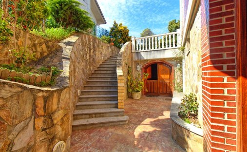 Castle for Sale in Castro-Urdiales, Cantabria, Spain