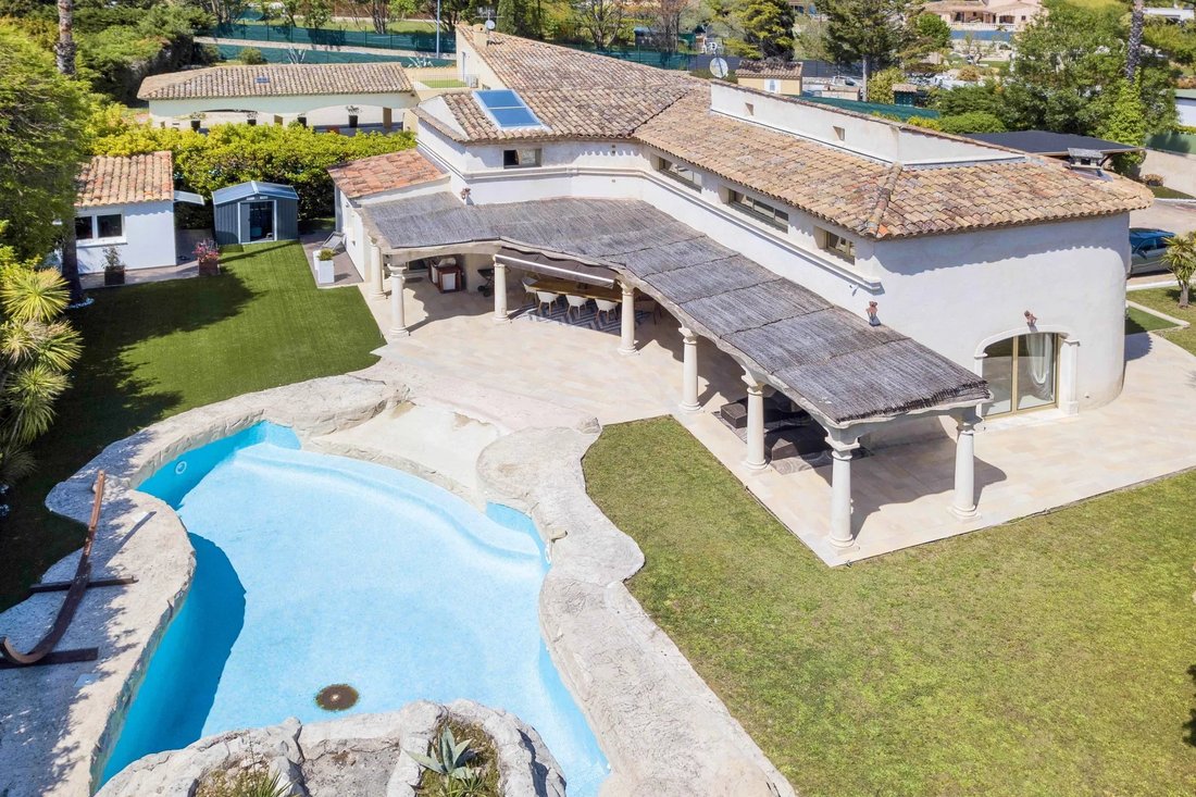 Villa in Valbonne, Provence-Alpes-Côte d'Azur, France 1 - 12803954