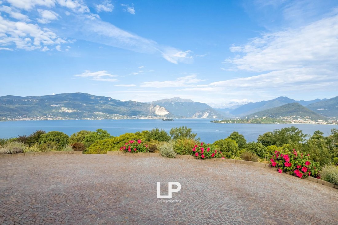 Villa in Laveno-Mombello, Lombardy, Italy 3 - 12154142