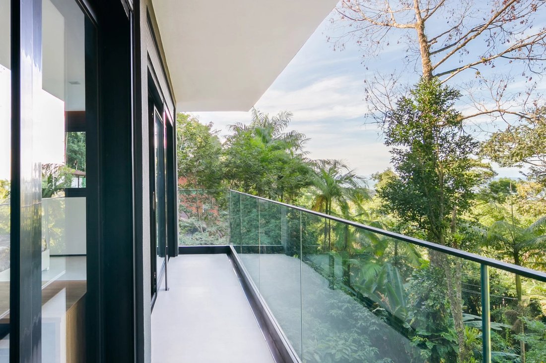 Villa in Guarujá, State of São Paulo, Brazil 4 - 11901839